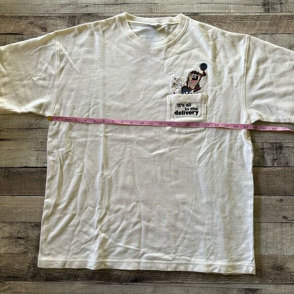 Vintage 90’s Looney Tunes Tasmanian Devil Taz Bowling Embroidered Tshirt | L - Picture 3 of 7